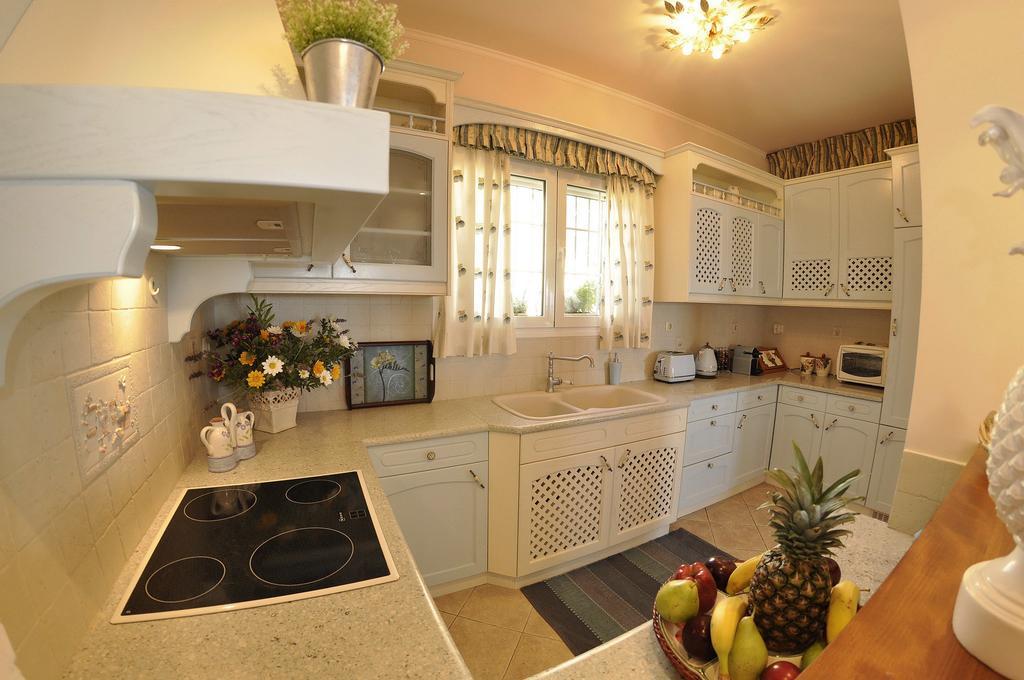 Villa Romantica Perama  Zimmer foto