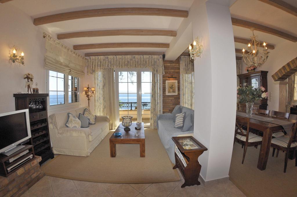 Villa Romantica Perama  Zimmer foto